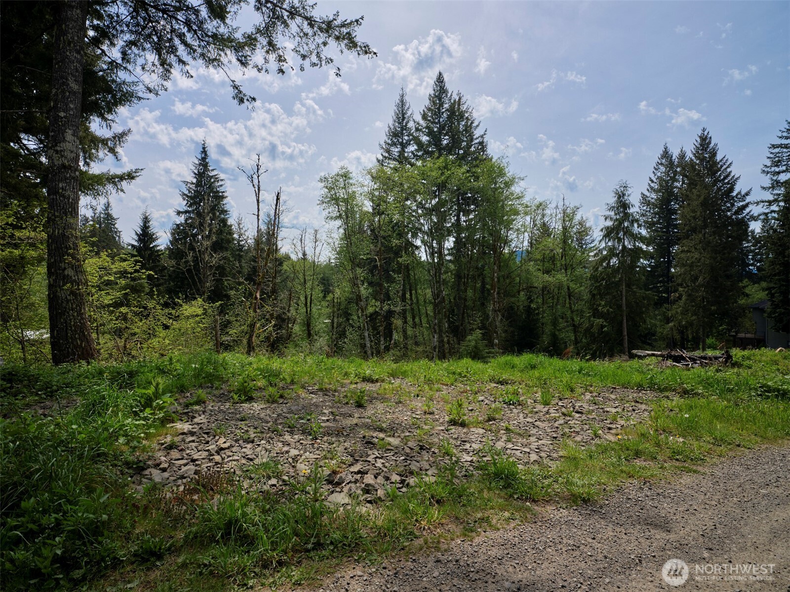 140 Skinner Road Property Photo 8