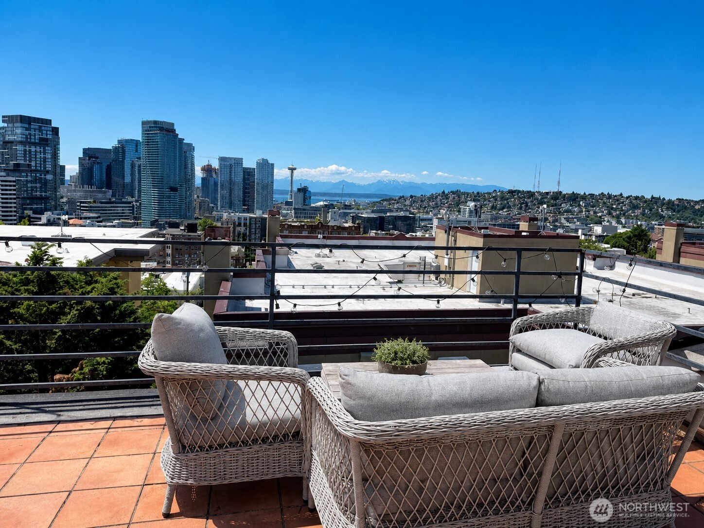 712 E Denny Way 502 Property Photo 11