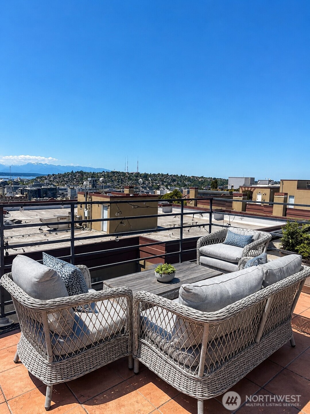 712 E Denny Way 502 Property Photo 19