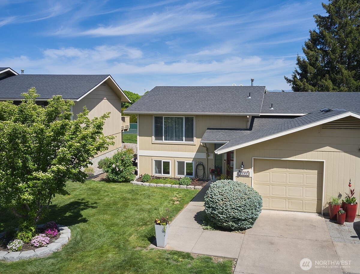 1190 Lancer Property Photo 1