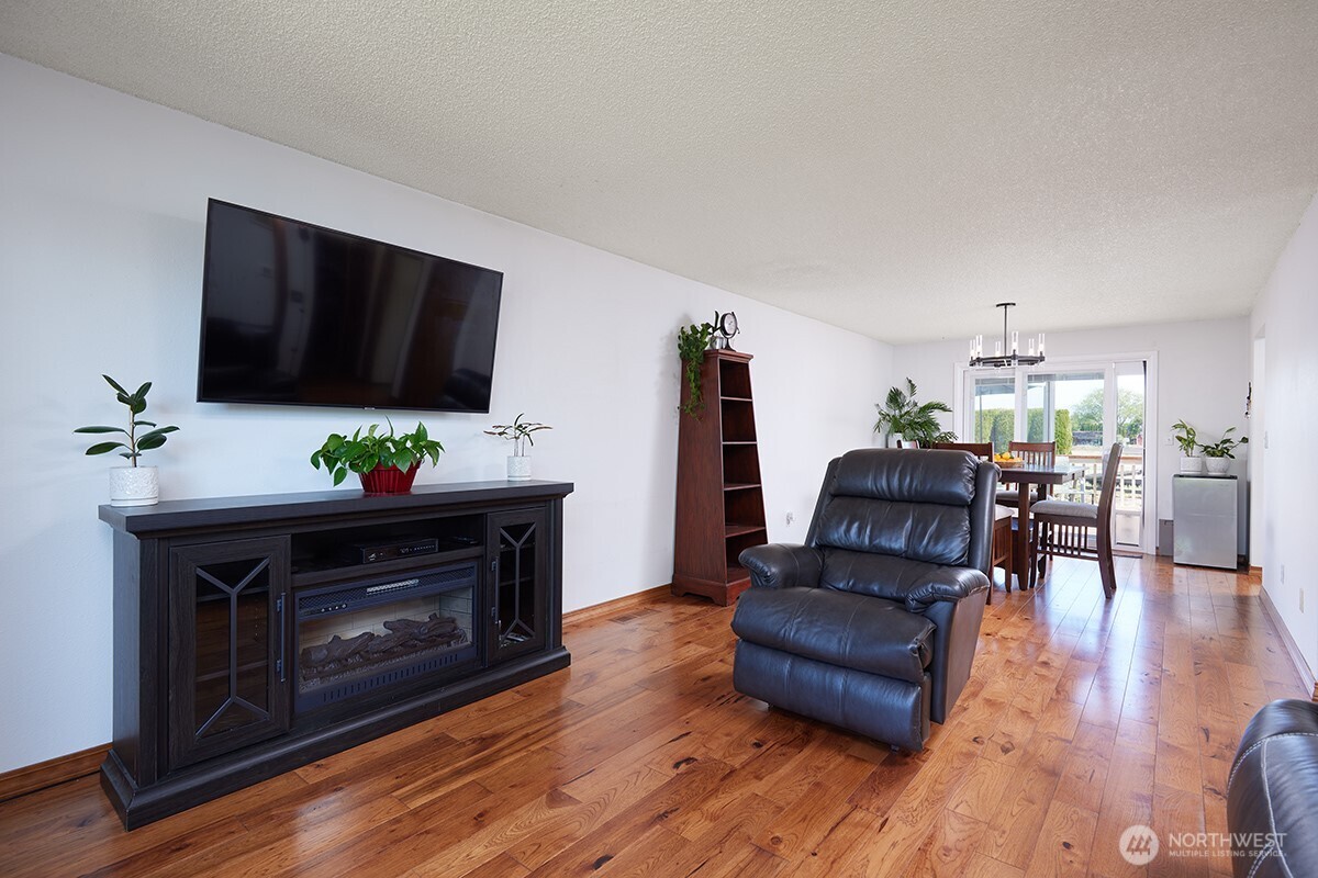 1190 Lancer Property Photo 6