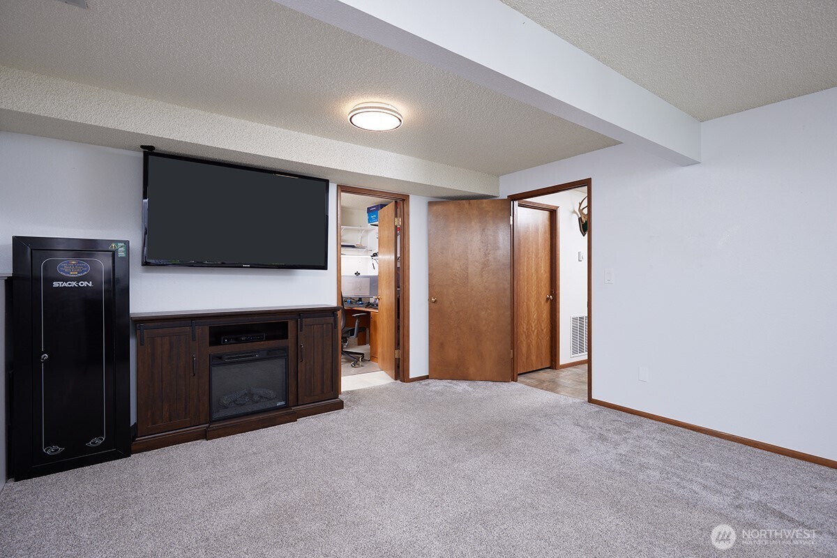 1190 Lancer Property Photo 24