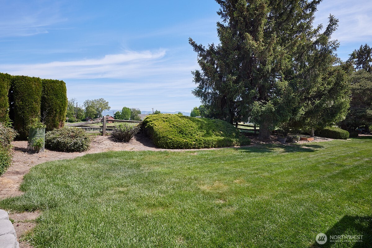 1190 Lancer Property Photo 32
