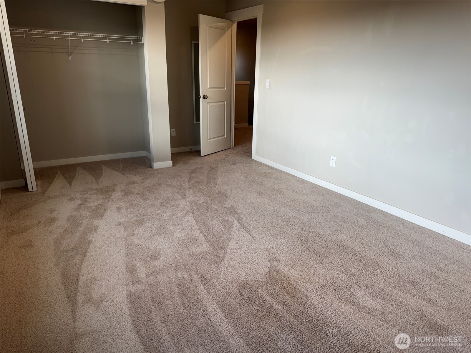 2908 Longhorn Loop Property Photo 5