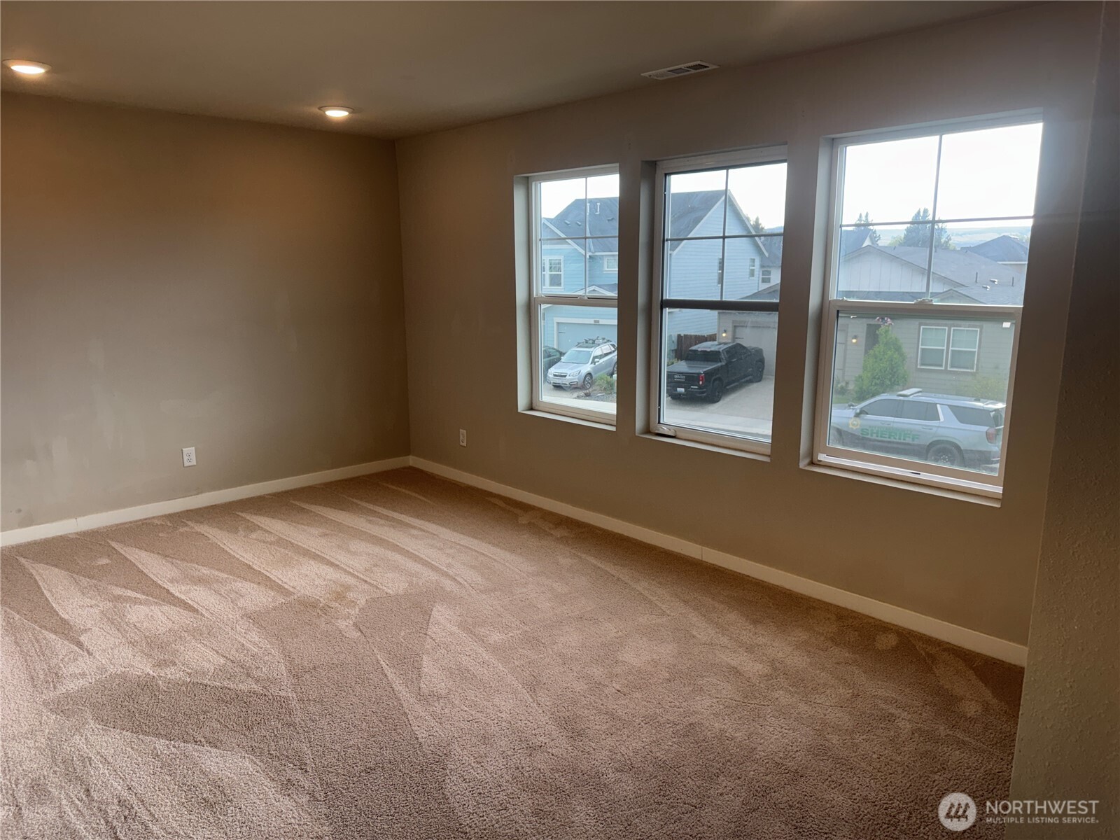 2908 Longhorn Loop Property Photo 6
