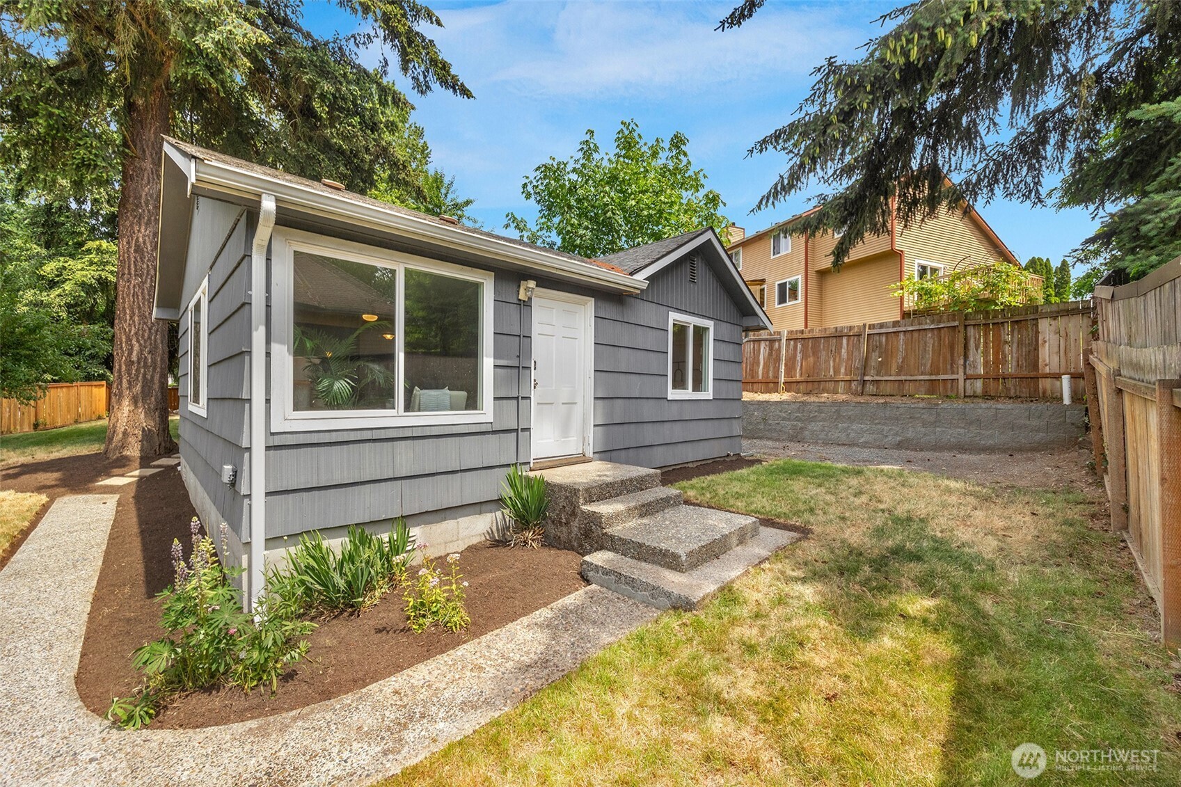 17806 83rd Place Property Photo 2