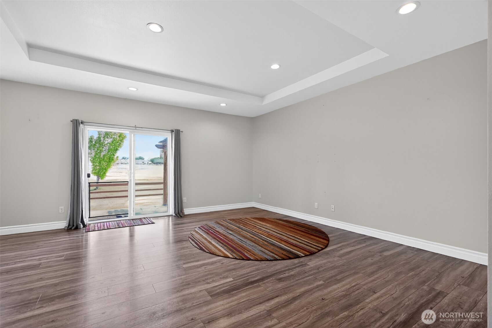 8019 Vialago Parkway Property Photo 18