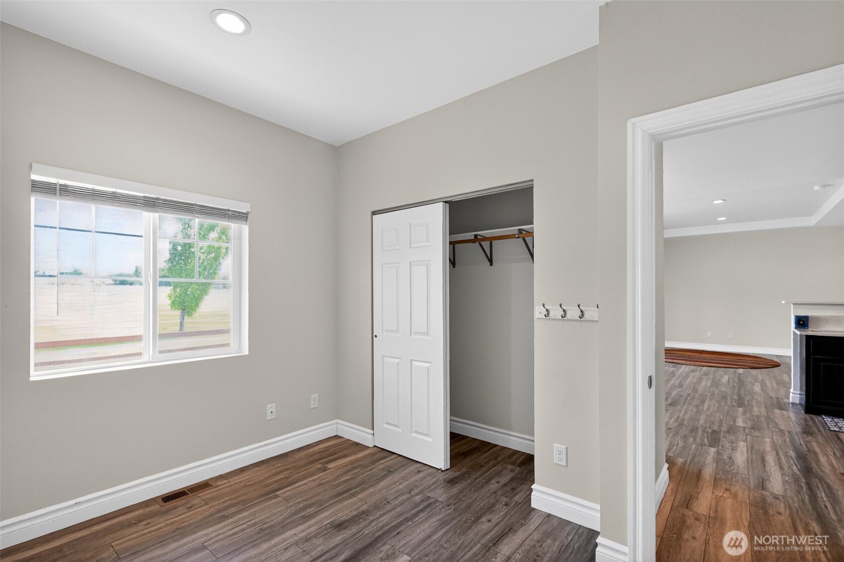 8019 Vialago Parkway Property Photo 30
