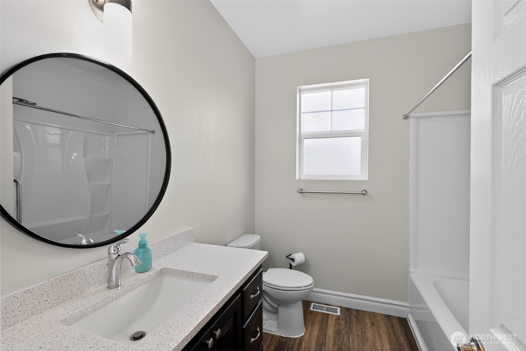 8019 Vialago Parkway Property Photo 32