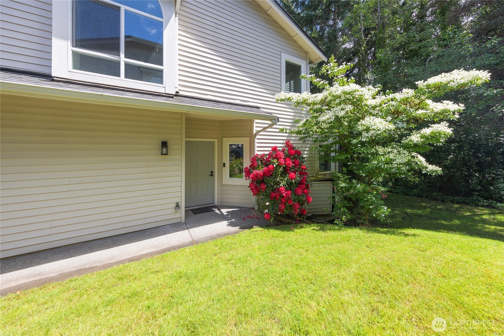 12541 Ne 7th Place Property Photo 2