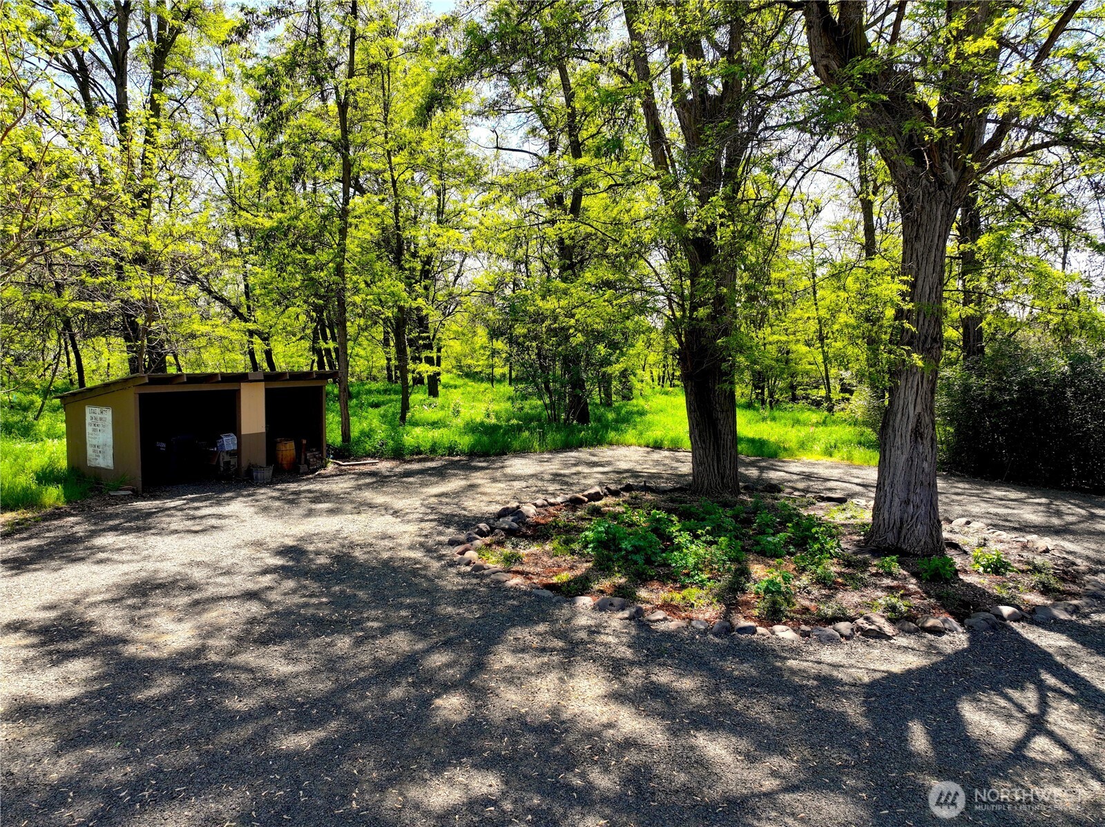 2904 Old Milton Highway Property Photo 29