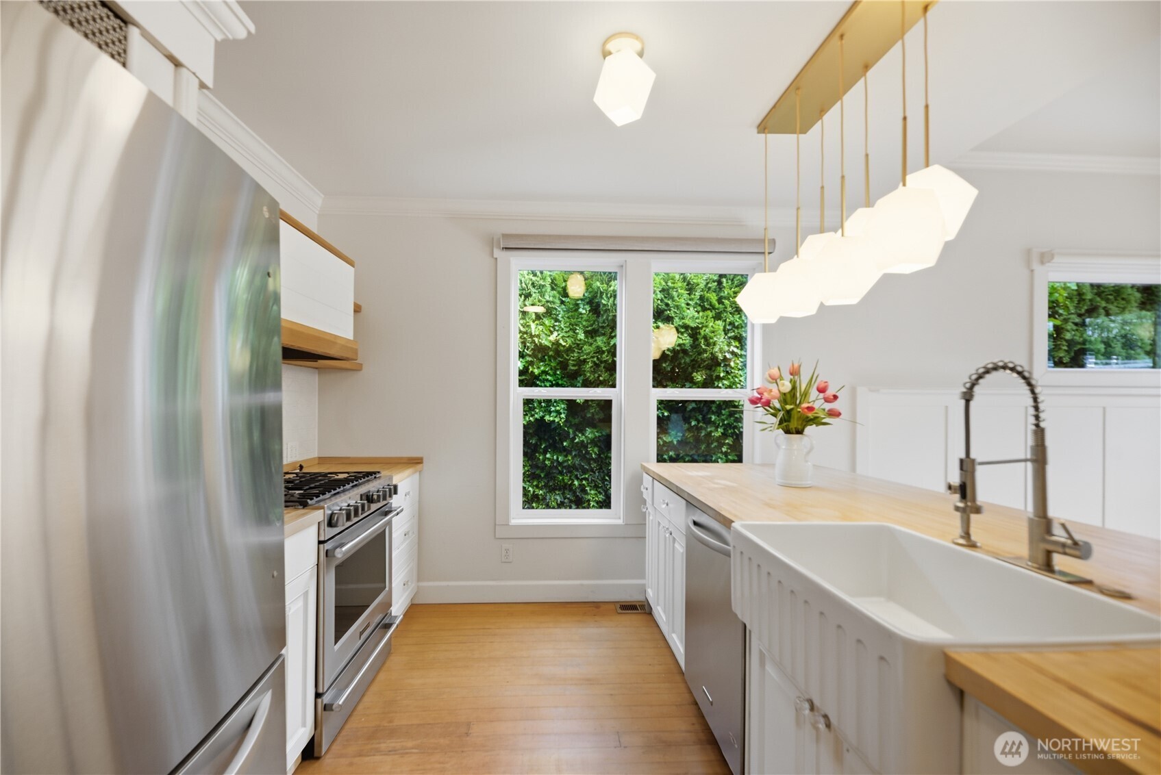 145 Park Avenue Property Photo 7