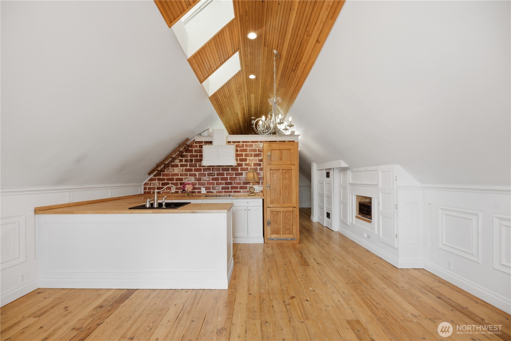 145 Park Avenue Property Photo 26