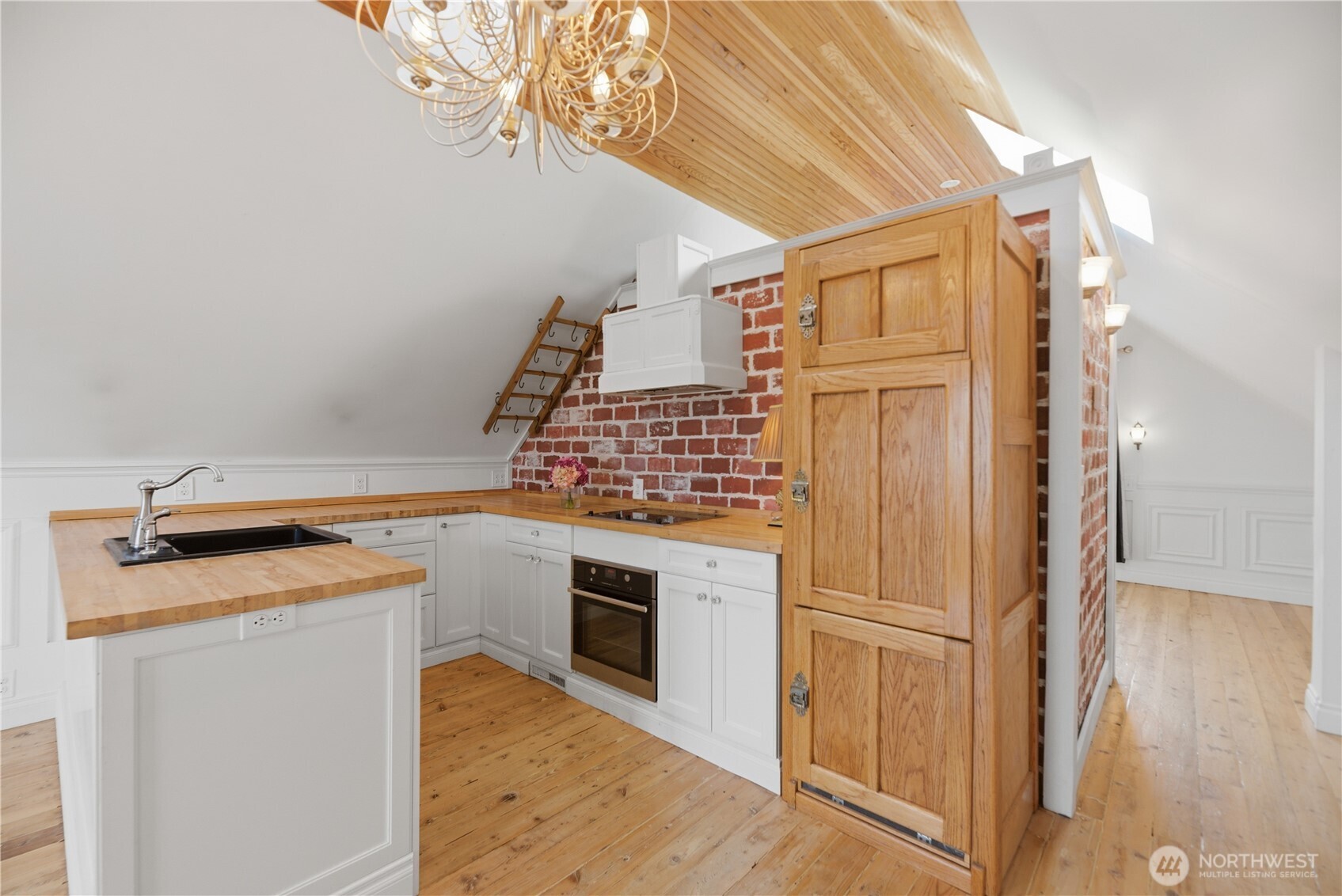 145 Park Avenue Property Photo 27