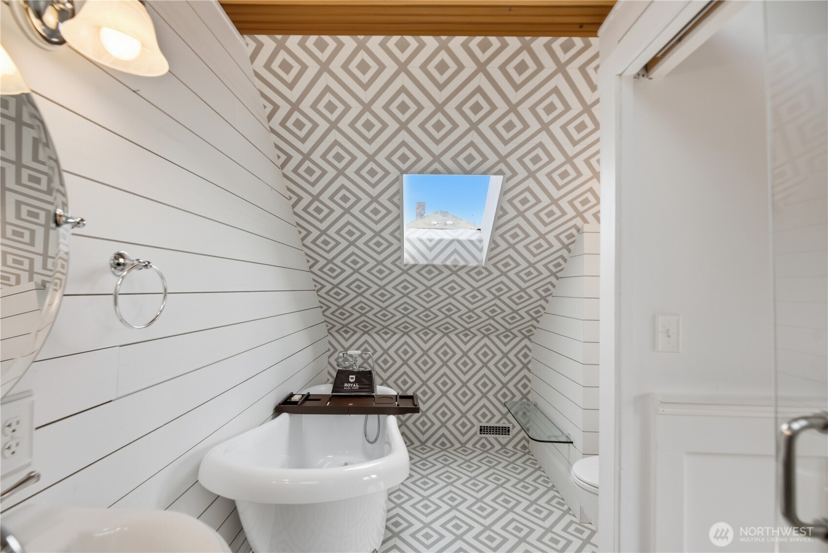 145 Park Avenue Property Photo 33
