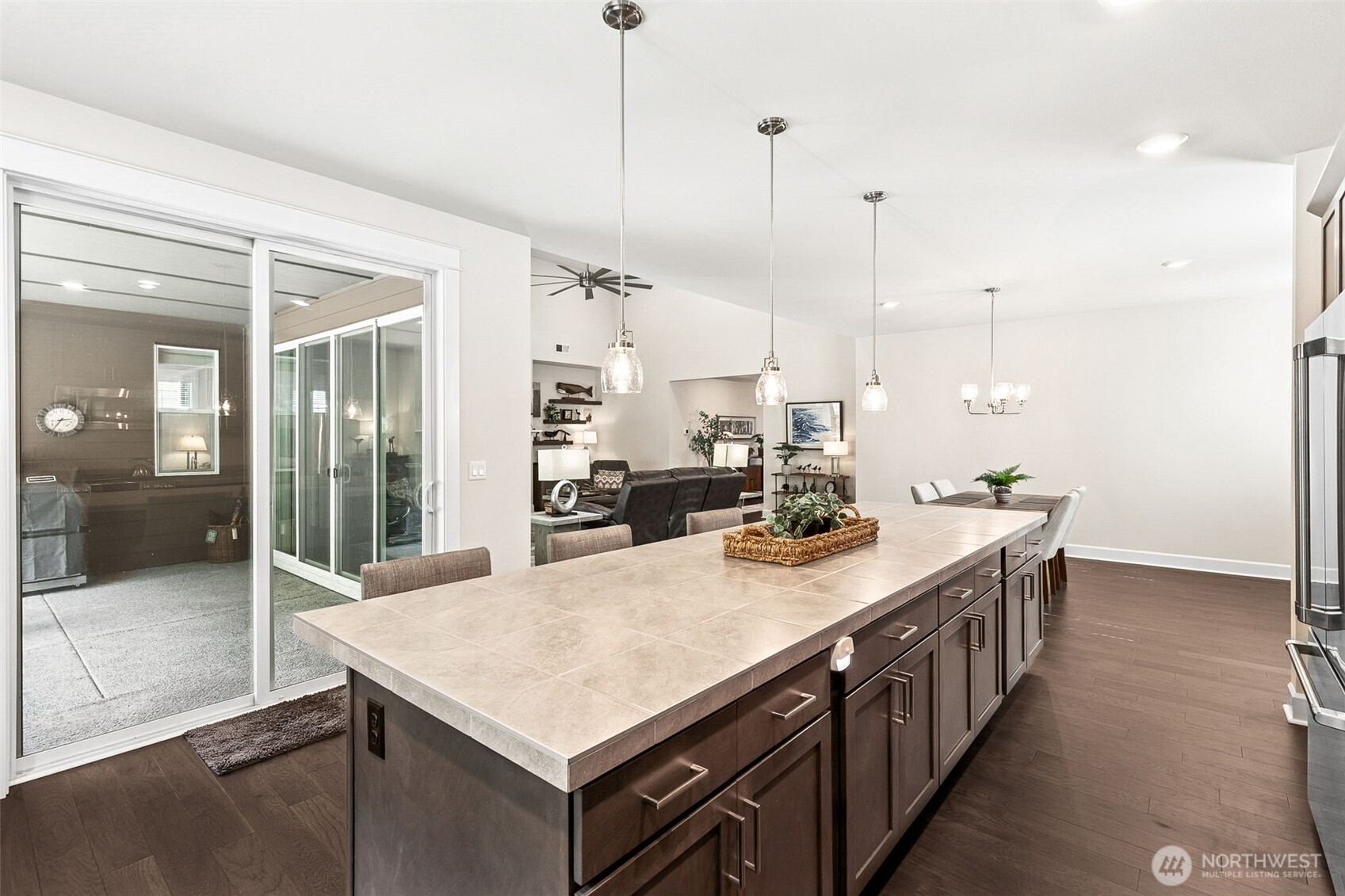 3111 Arrowroot Loop Property Photo 12