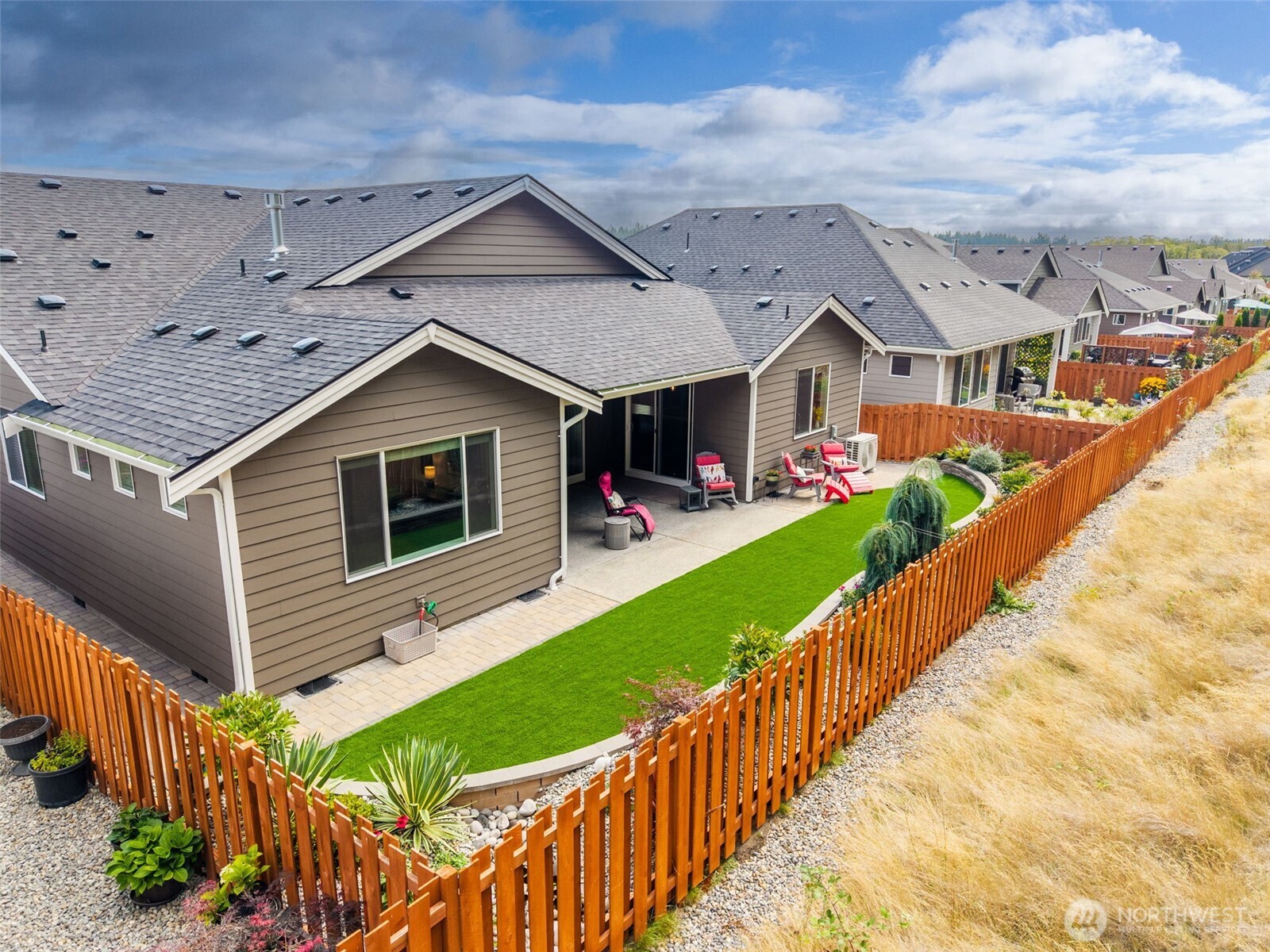 3111 Arrowroot Loop Property Photo 20