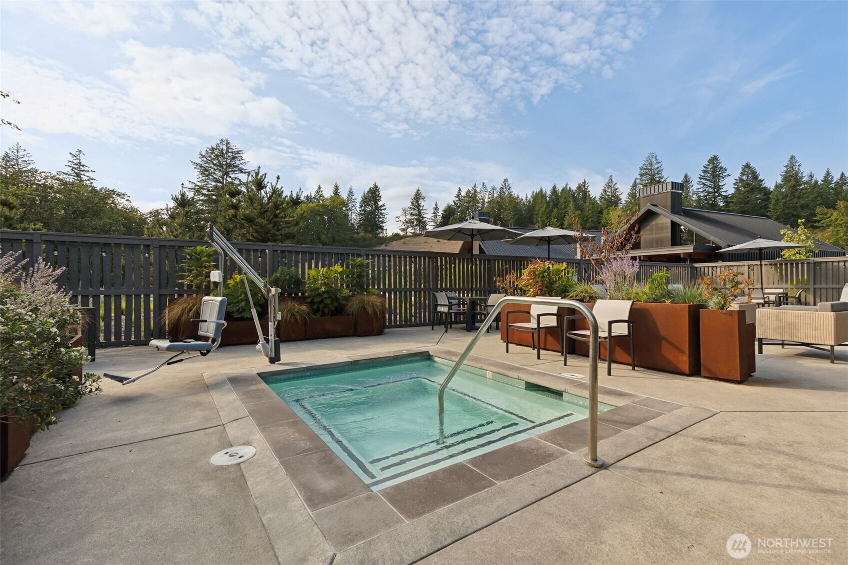 3111 Arrowroot Loop Property Photo 29