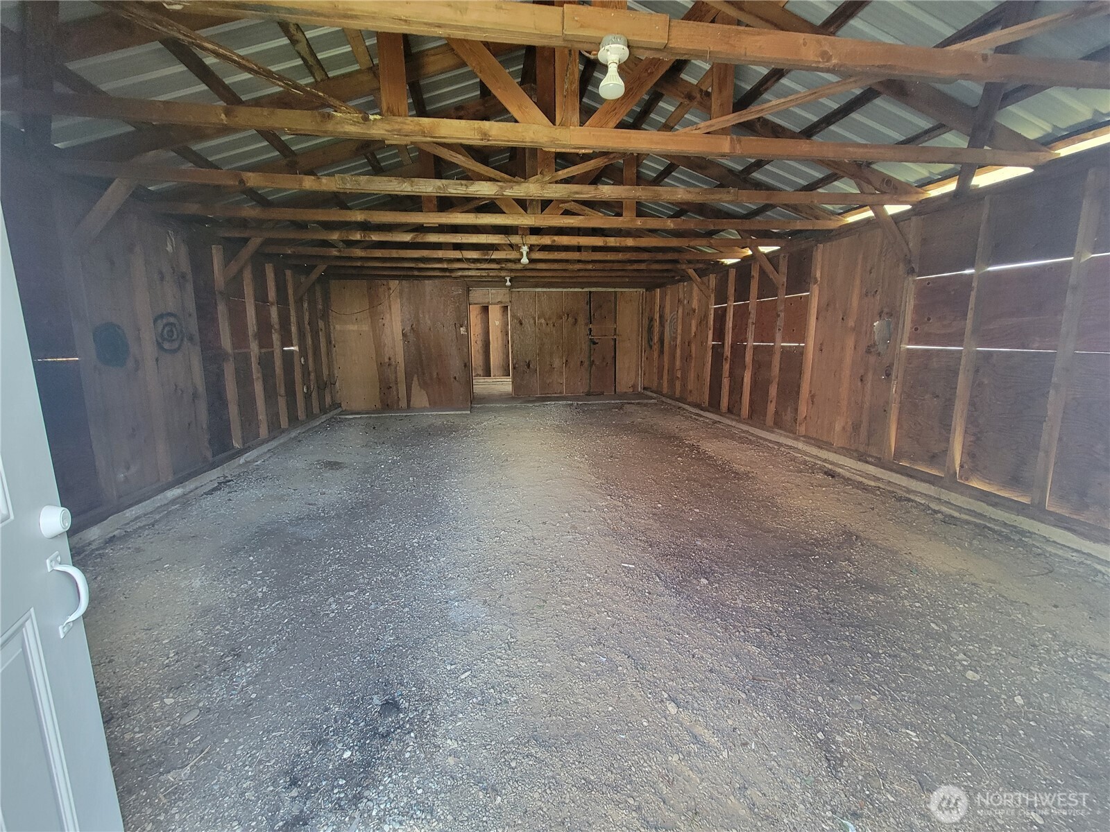 606 W Market Street Property Photo 7