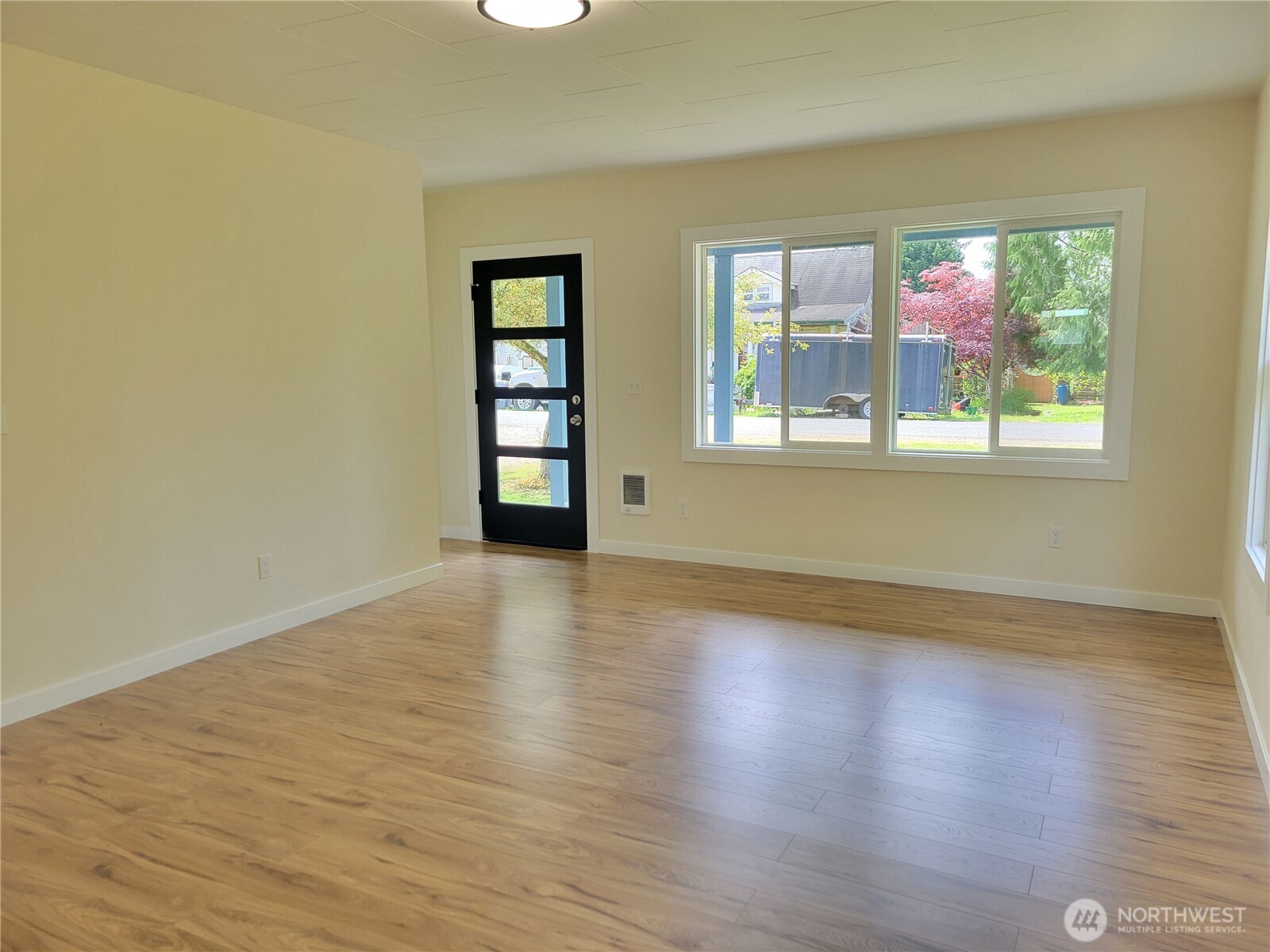 606 W Market Street Property Photo 13