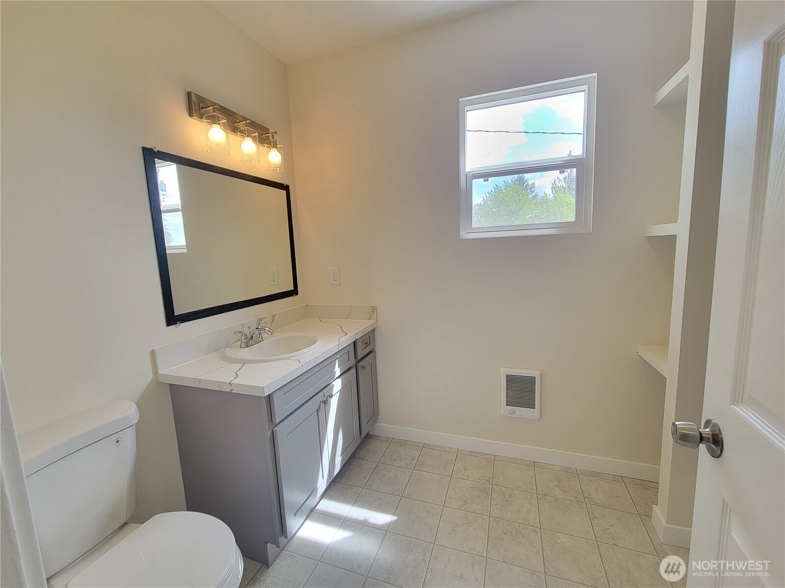 606 W Market Street Property Photo 14