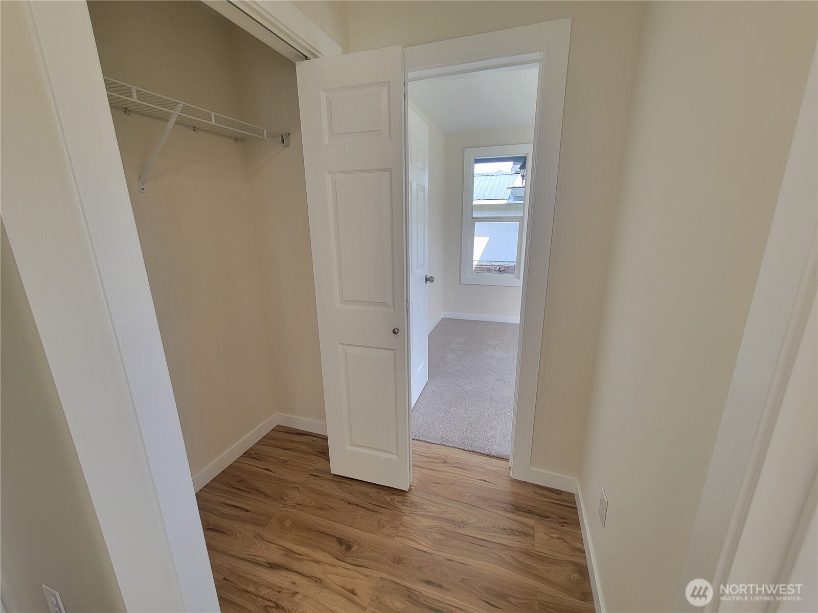 606 W Market Street Property Photo 17