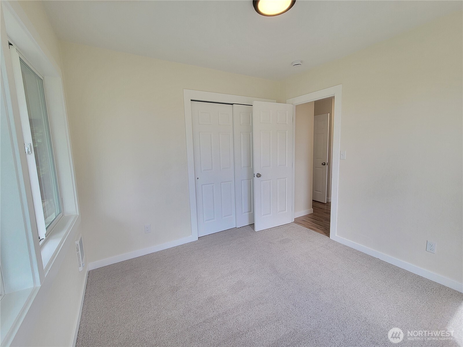 606 W Market Street Property Photo 20