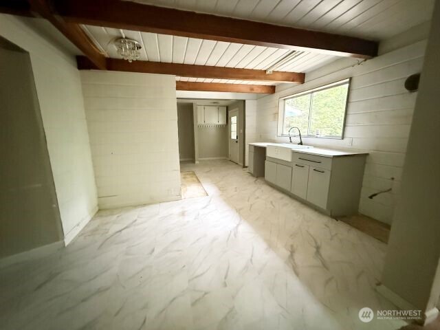 110 Trailwood Drive Property Photo 7