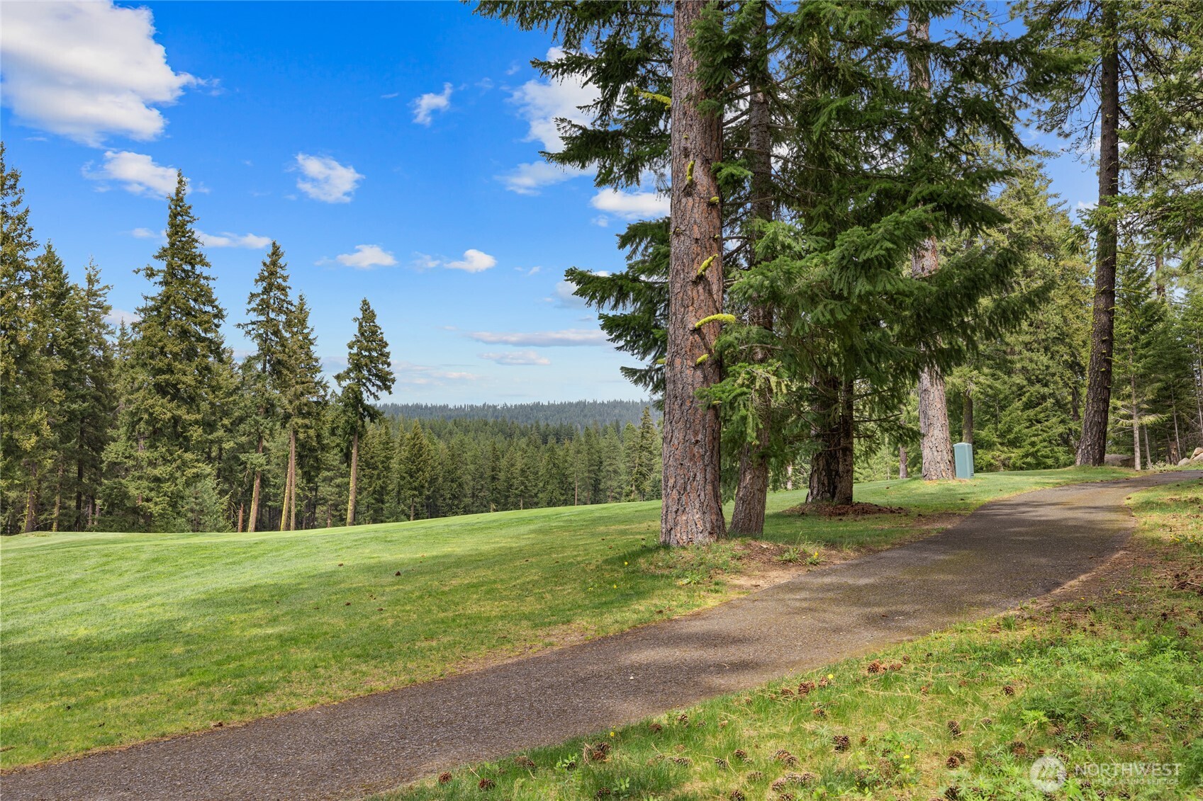 261 Maple Leaf Loop Property Photo 14