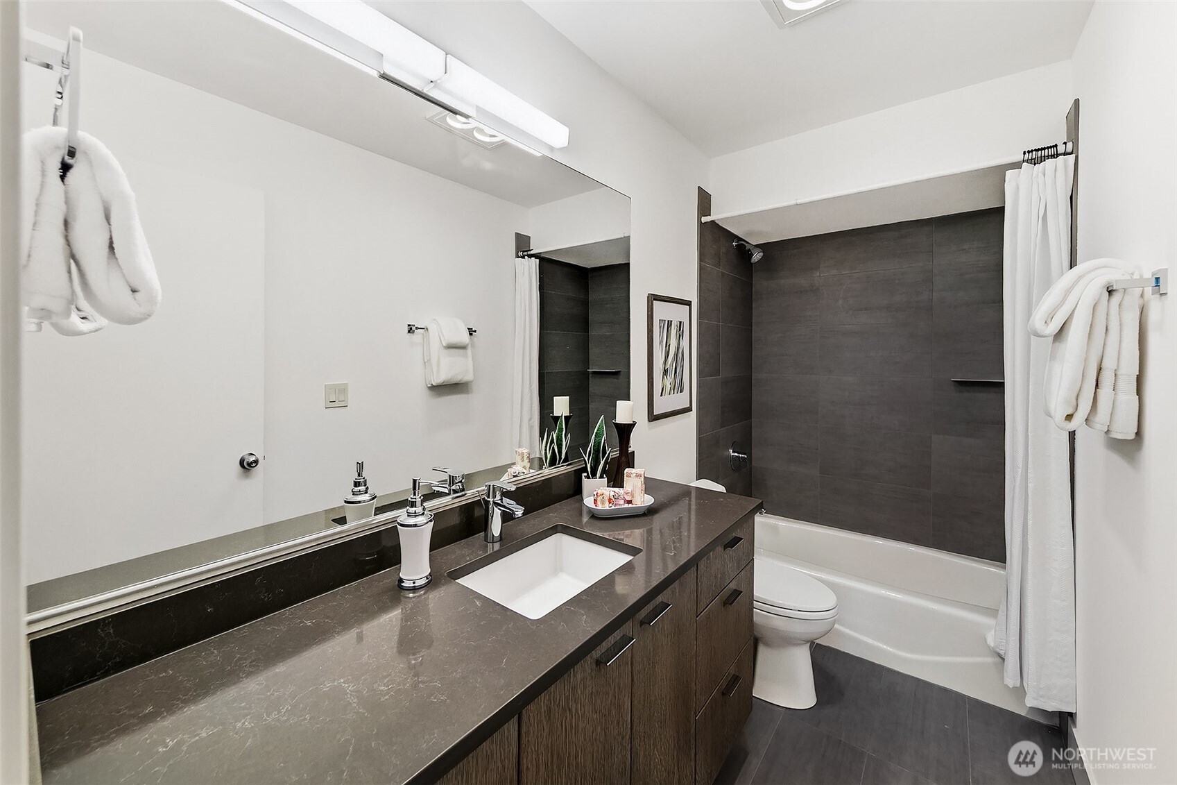 2400 Aurora Avenue 210 Property Photo 27