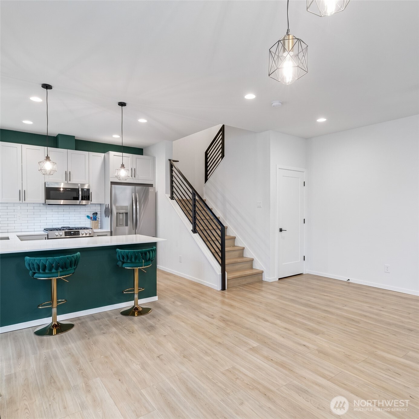 8015 Mary Avenue D Property Photo 8