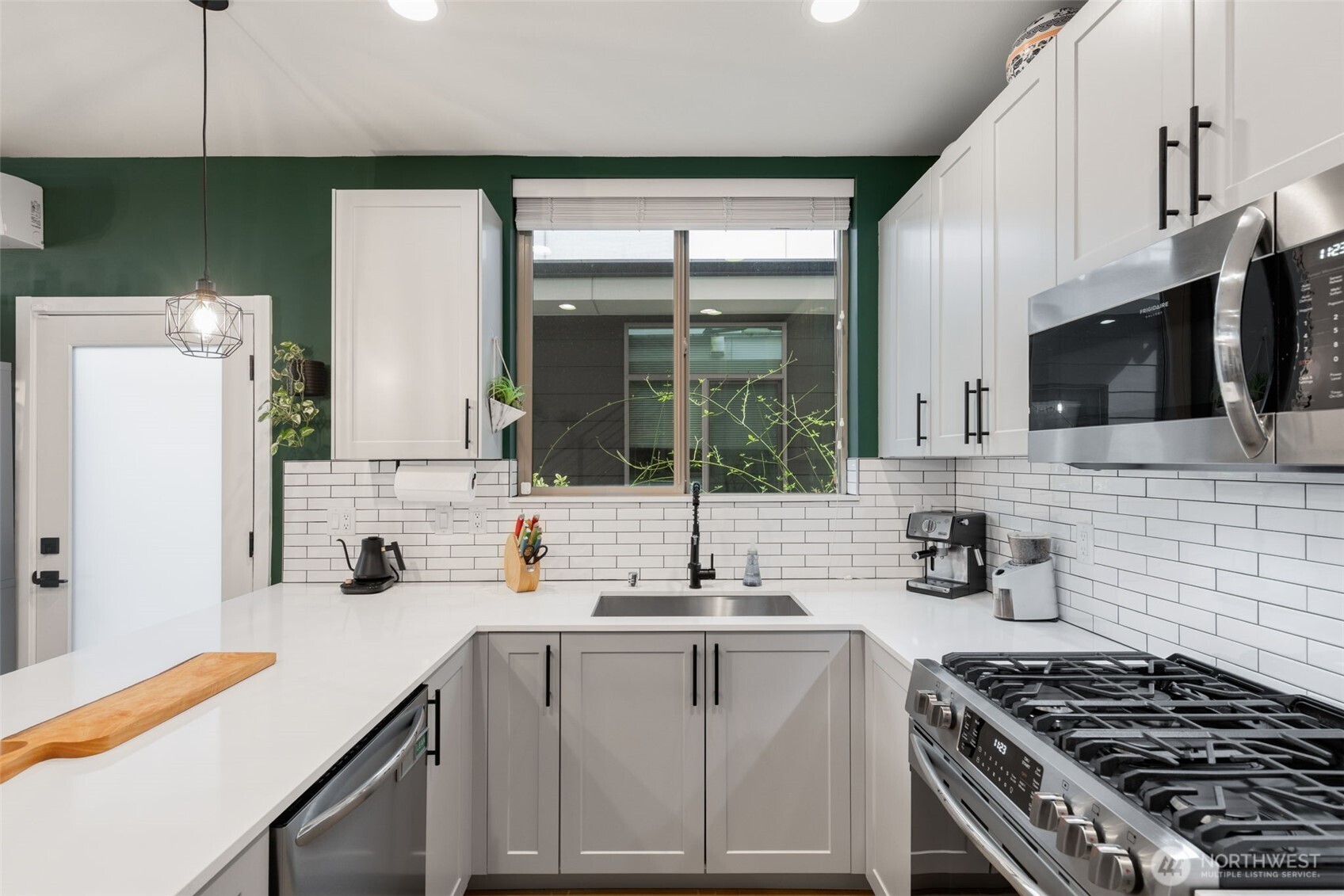 8015 Mary Avenue D Property Photo 10