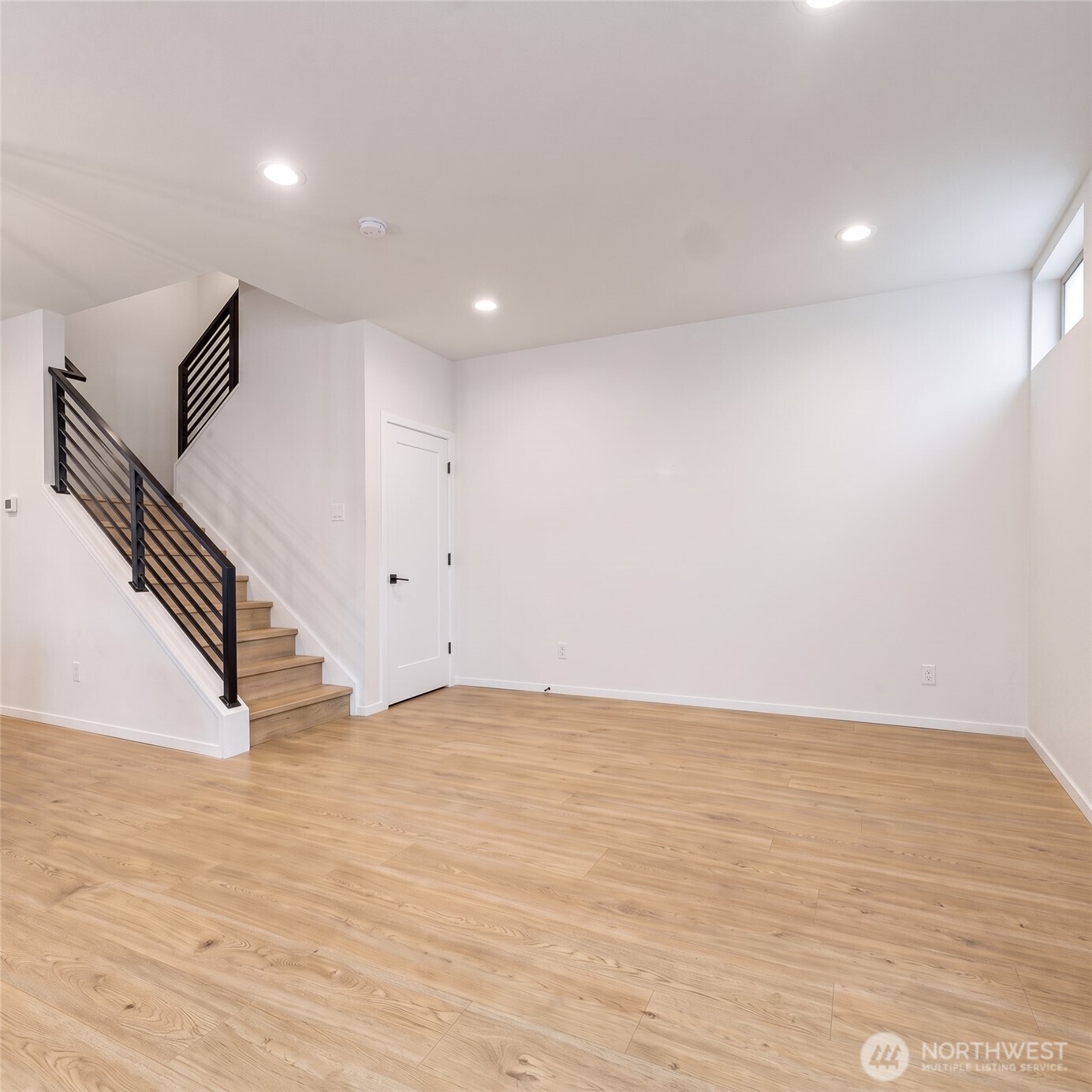 8015 Mary Avenue D Property Photo 14