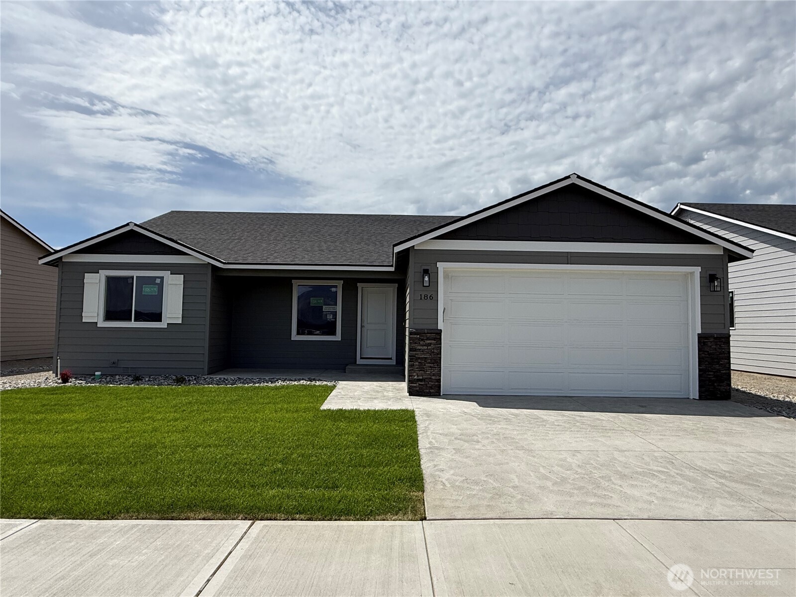 186 Salmon Drive Property Photo 1