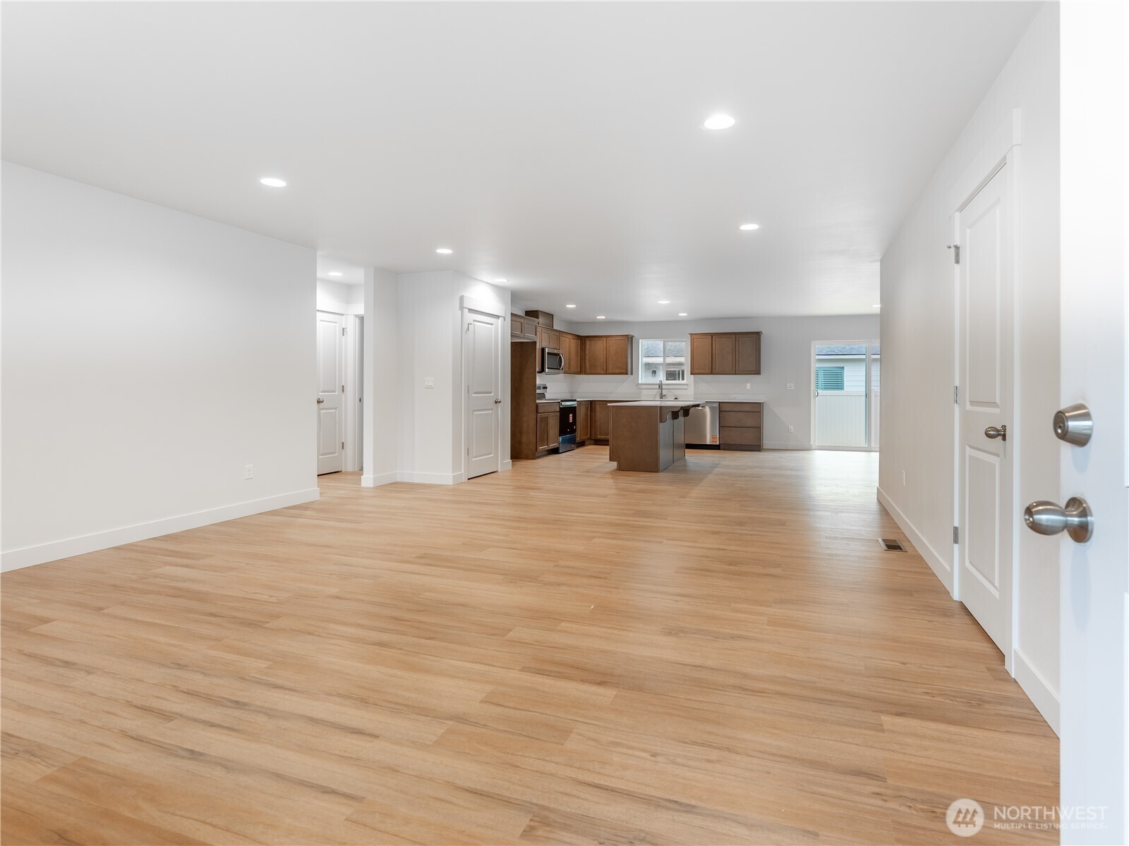 186 Salmon Drive Property Photo 6
