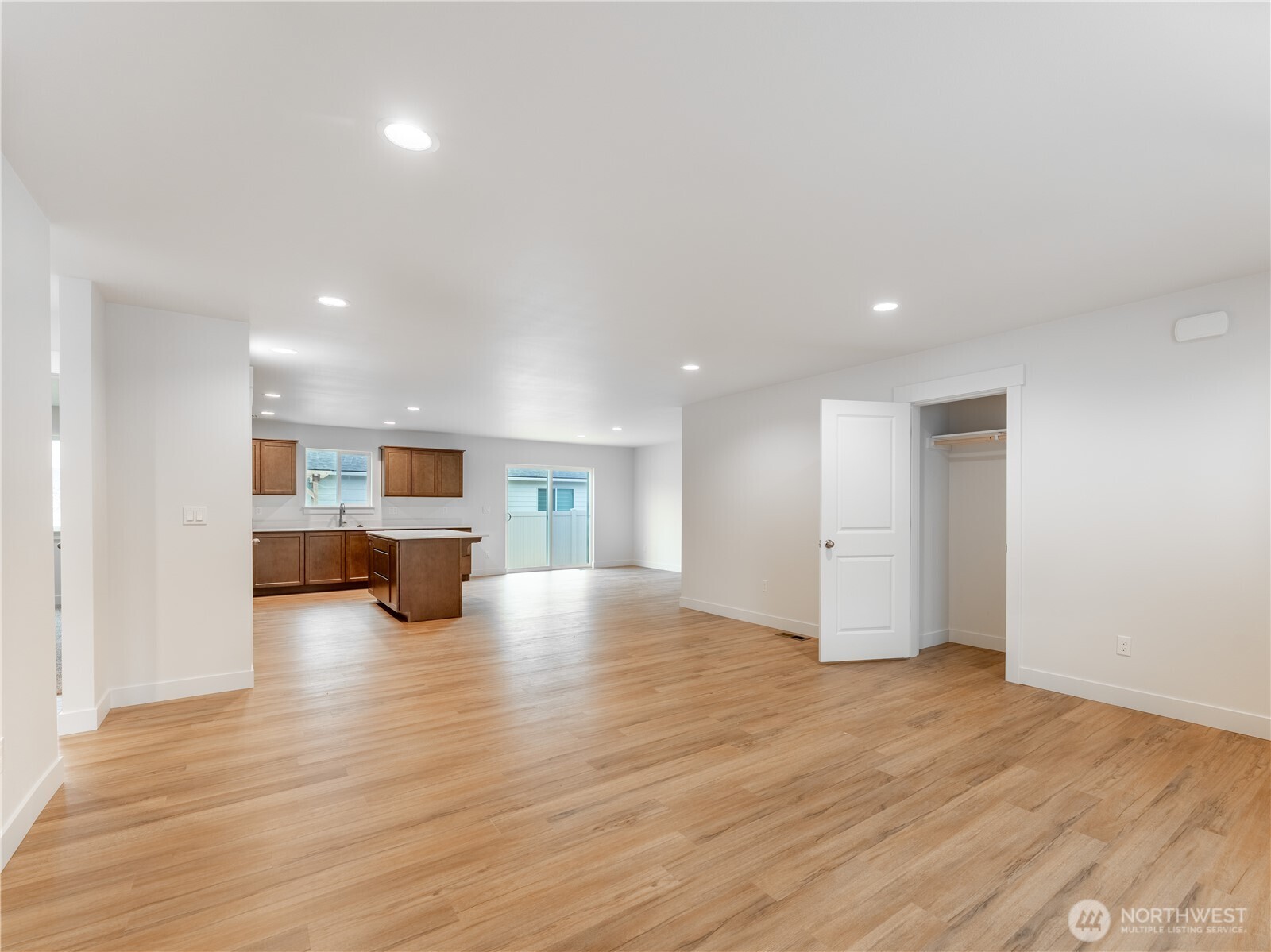 186 Salmon Drive Property Photo 8