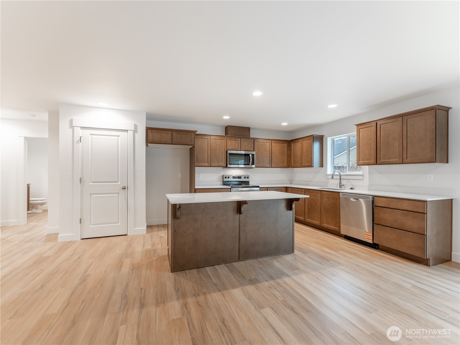 186 Salmon Drive Property Photo 10