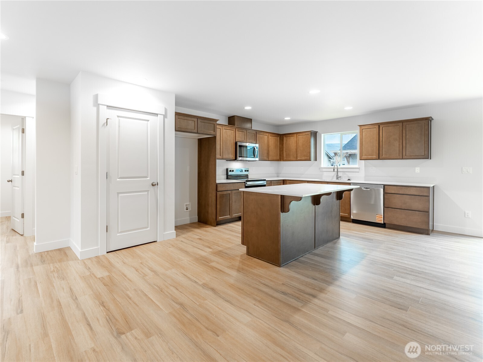 186 Salmon Drive Property Photo 11