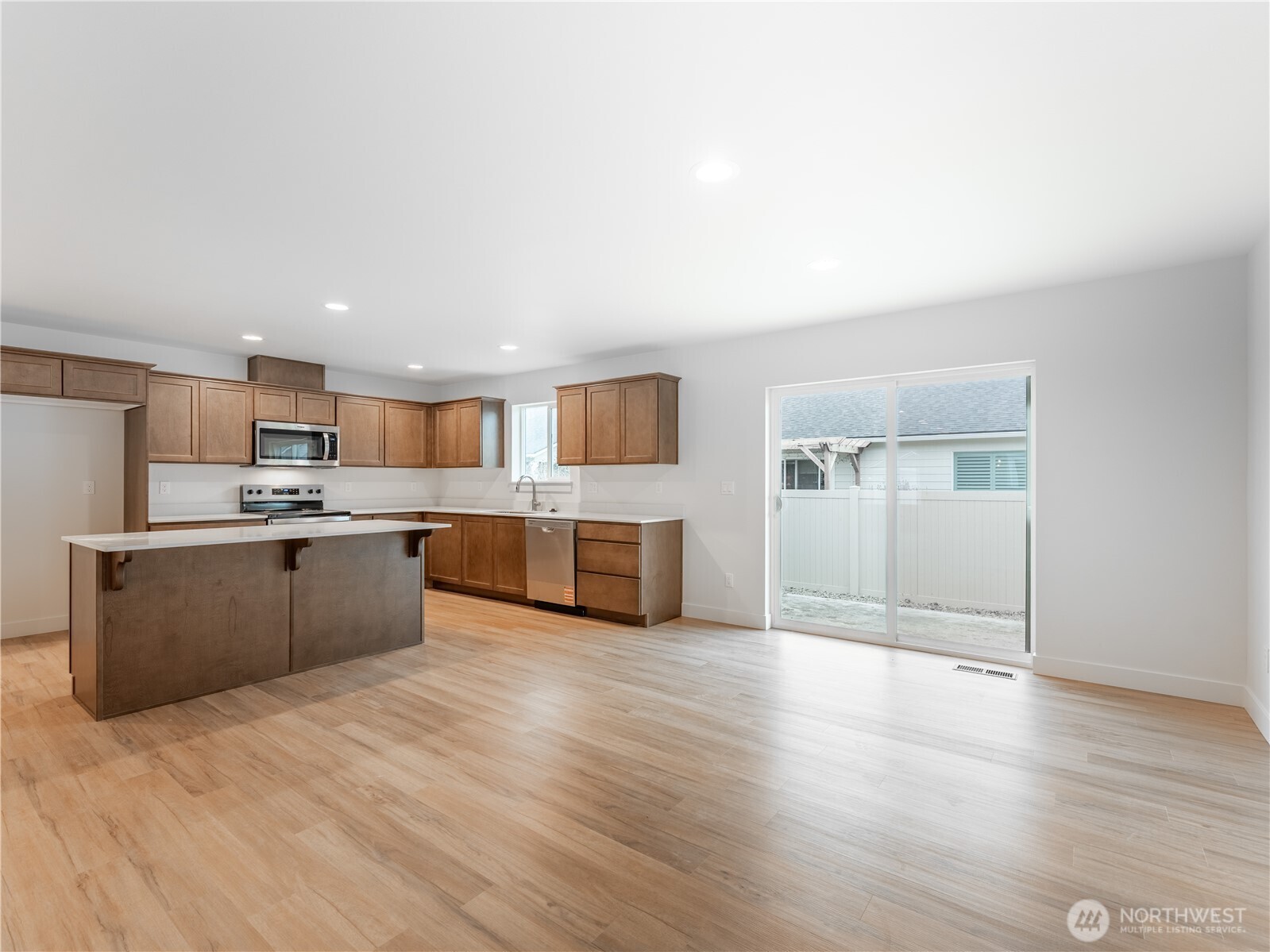 186 Salmon Drive Property Photo 14