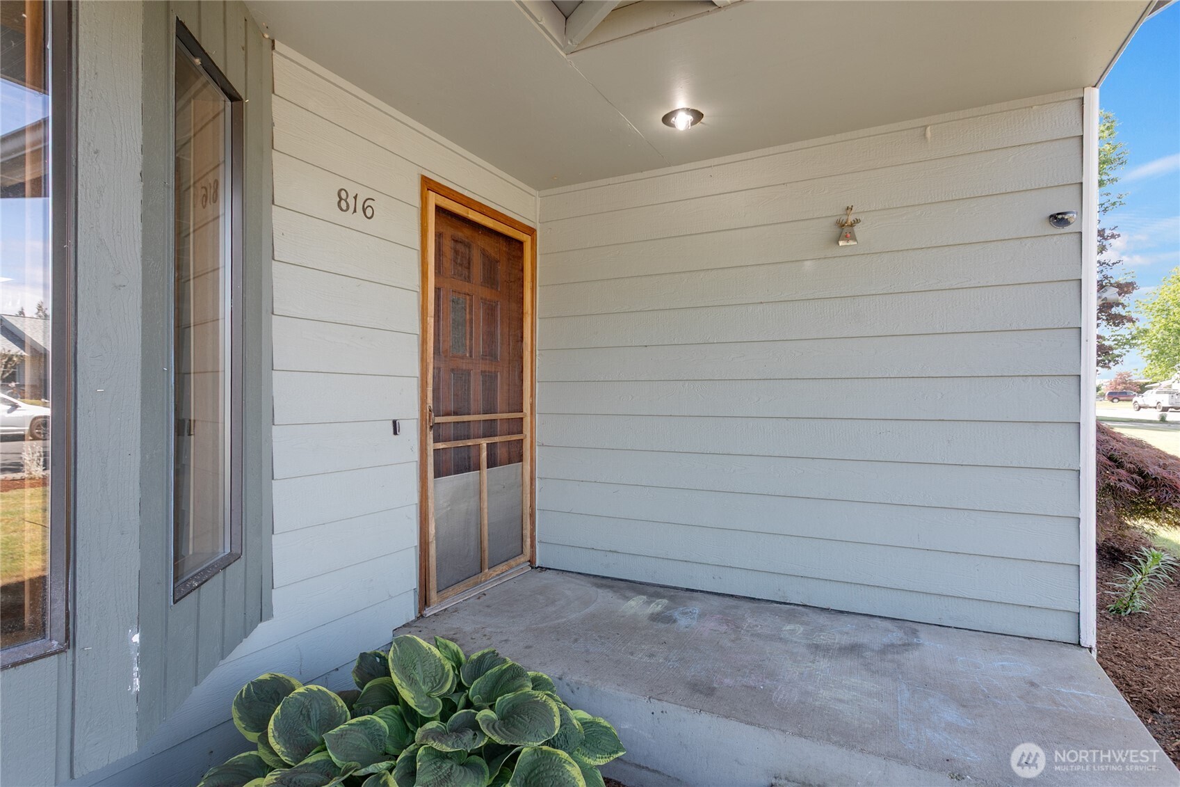 816 Vine Circle Property Photo 2
