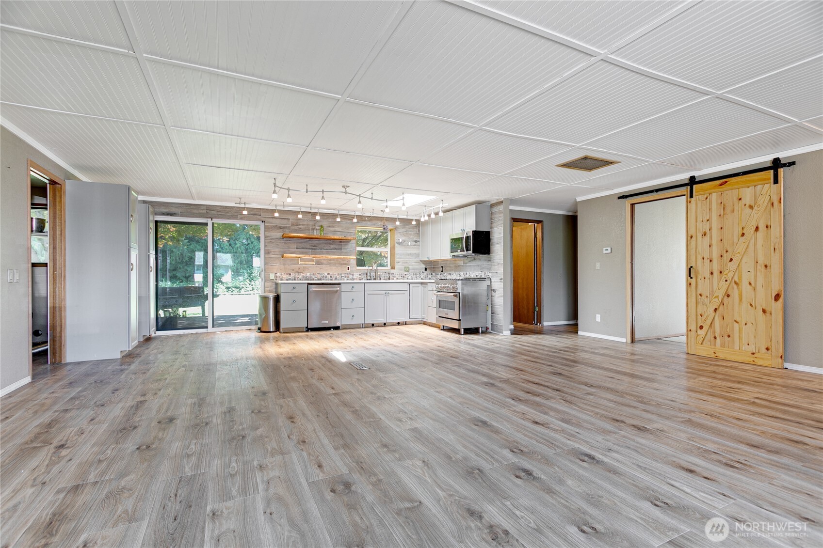 816 Vine Circle Property Photo 4