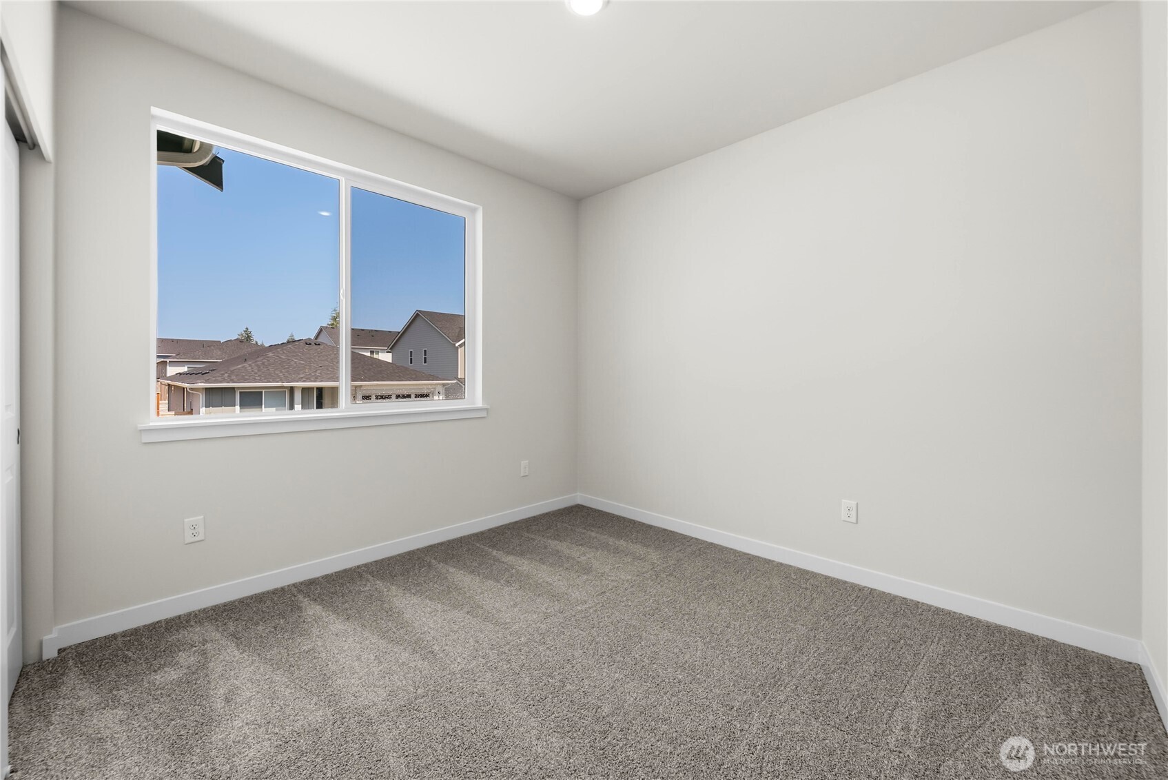 5981 Thornhill Avenue Property Photo 6