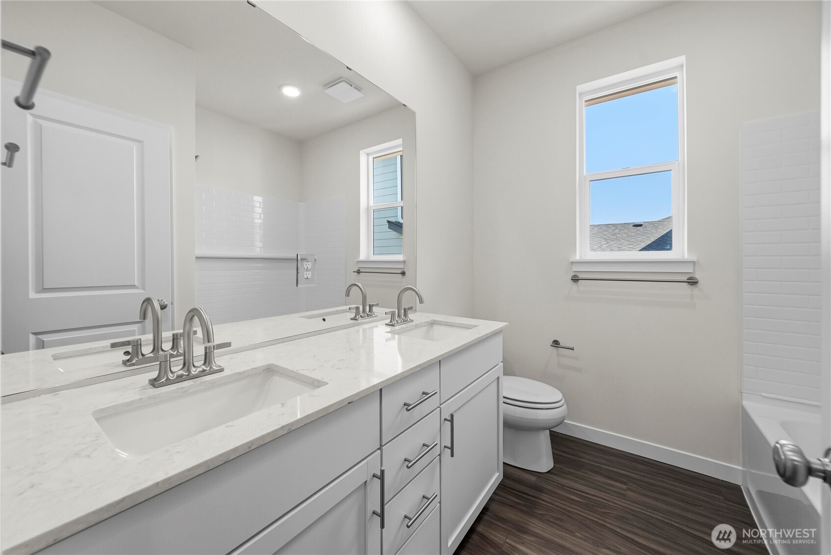 5981 Thornhill Avenue Property Photo 7