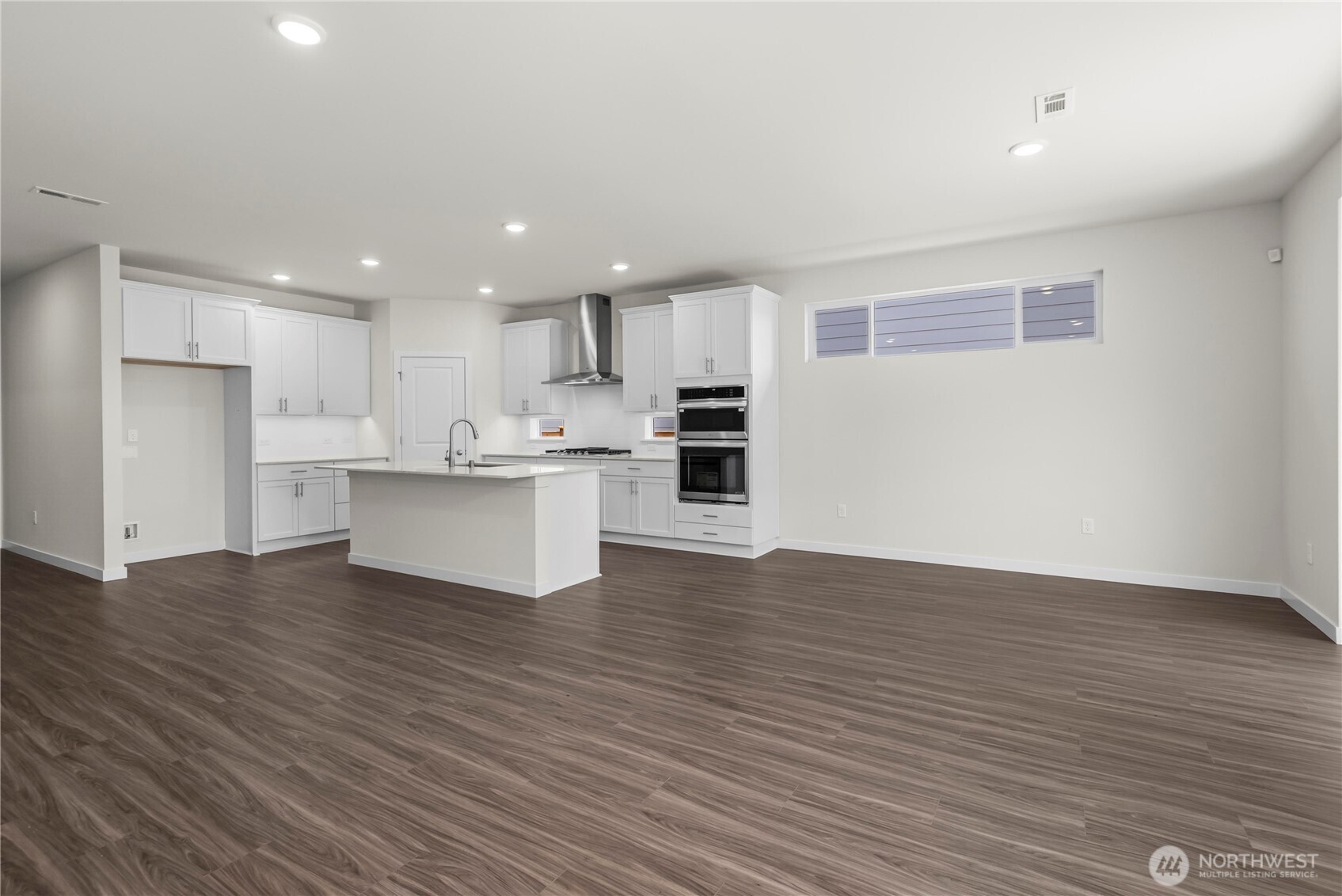 5981 Thornhill Avenue Property Photo 16