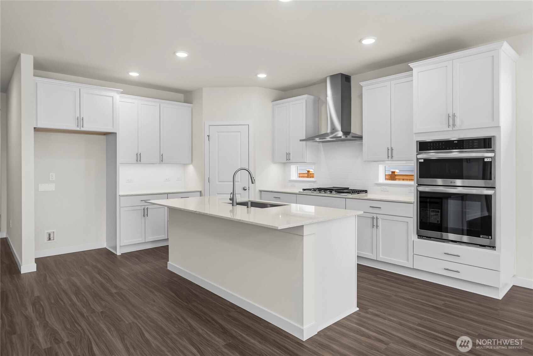5981 Thornhill Avenue Property Photo 17