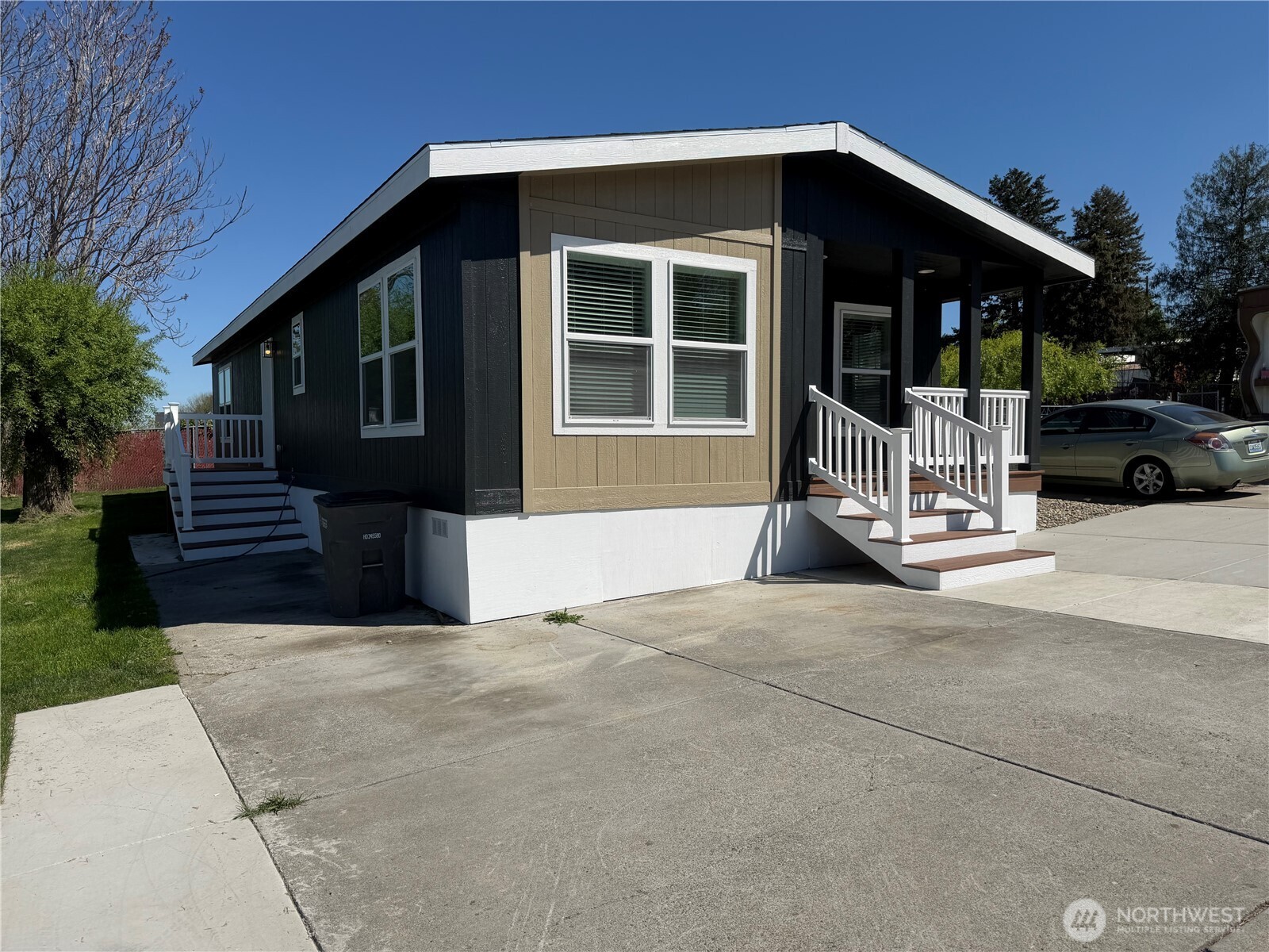 402 Maple Avenue 10 Property Photo 1
