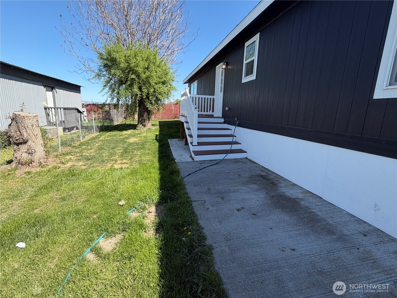 402 Maple Avenue 10 Property Photo 2