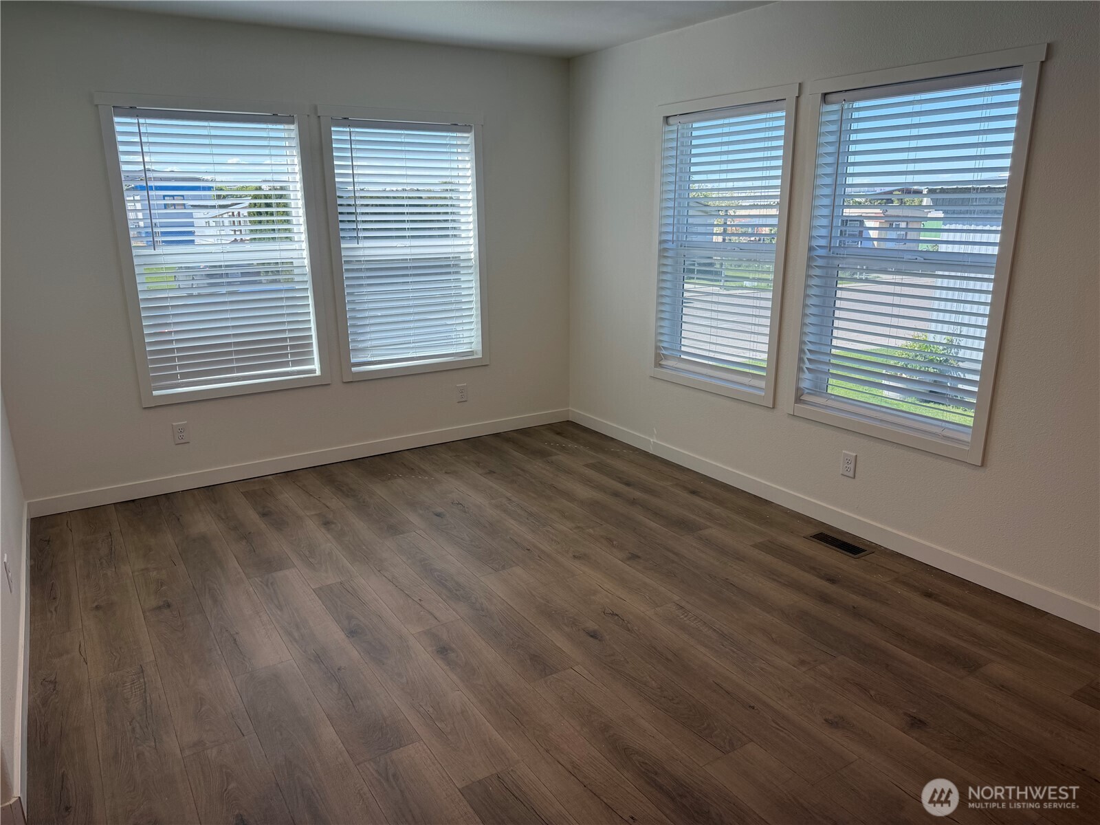 402 Maple Avenue 10 Property Photo 5
