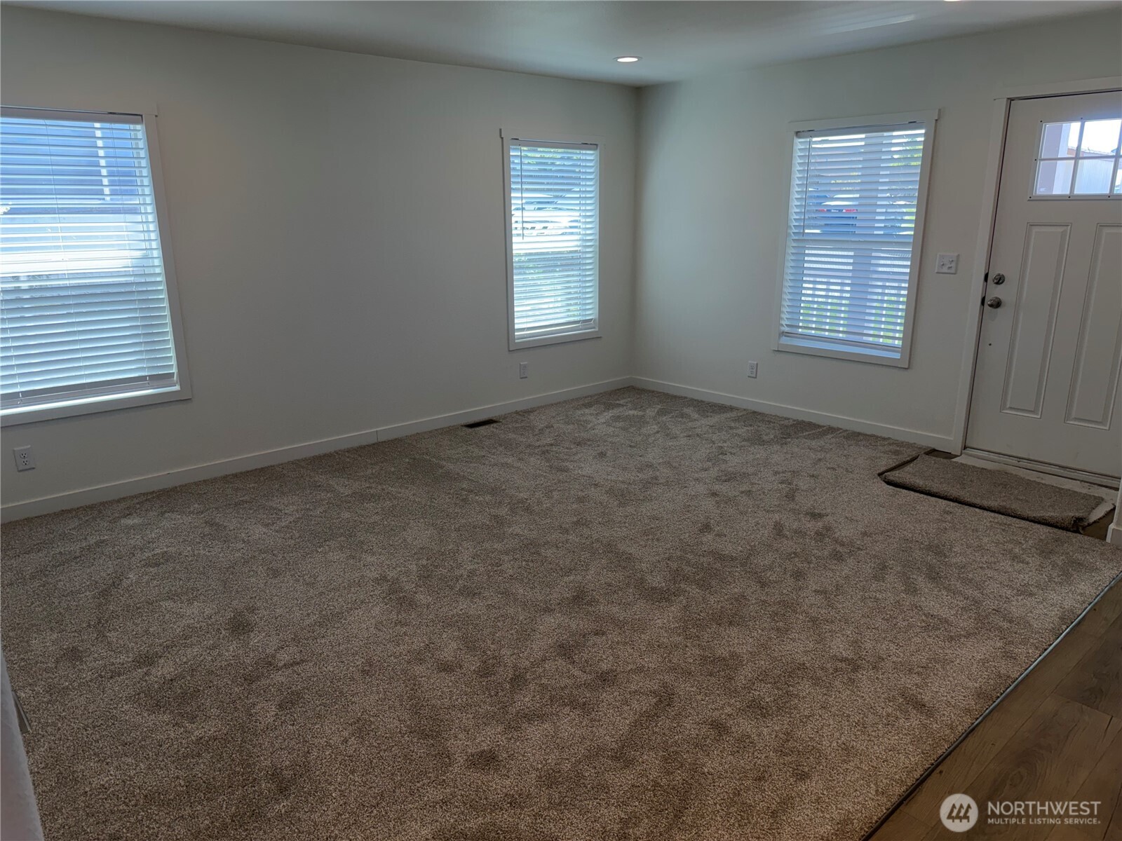 402 Maple Avenue 78 Property Photo 6