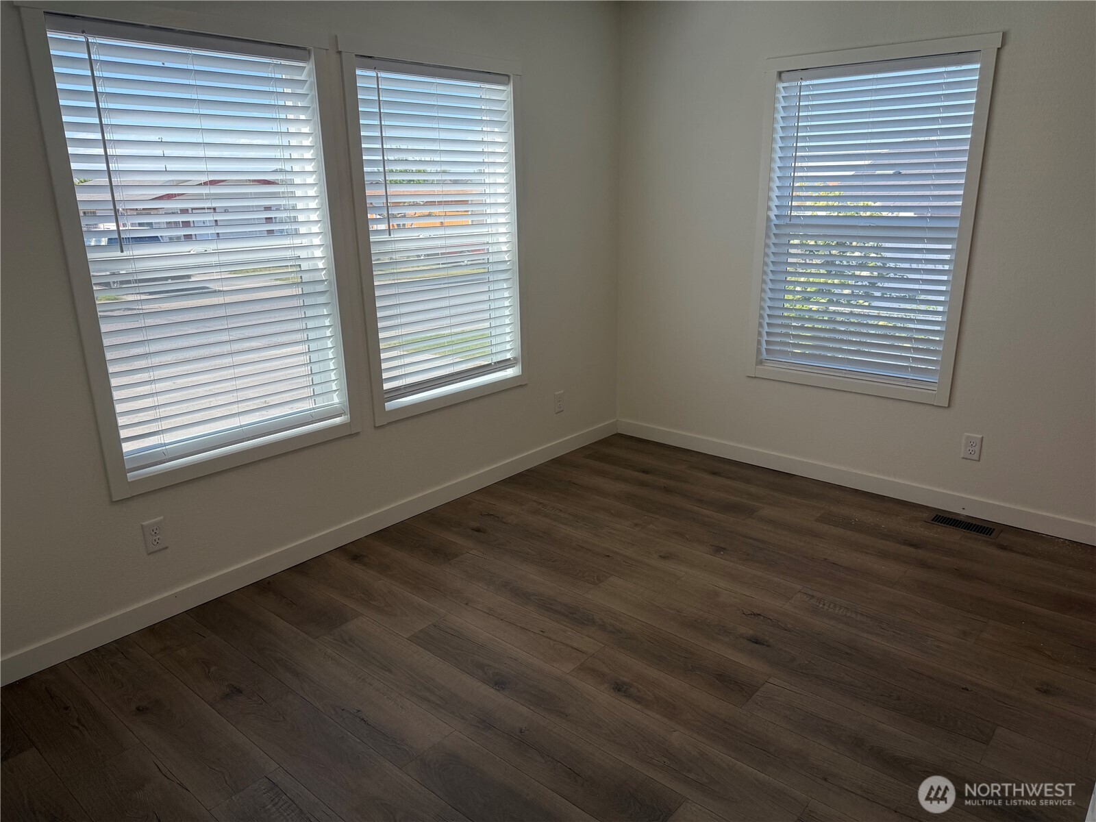402 Maple Avenue 78 Property Photo 8